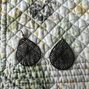 Elegant Black Teardrop Earrings